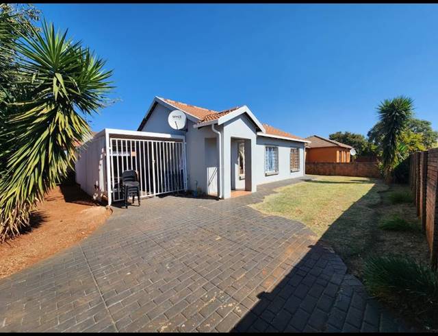 3 BEDROOM HOUSE FOR SALE IN THE ORCHARDS
